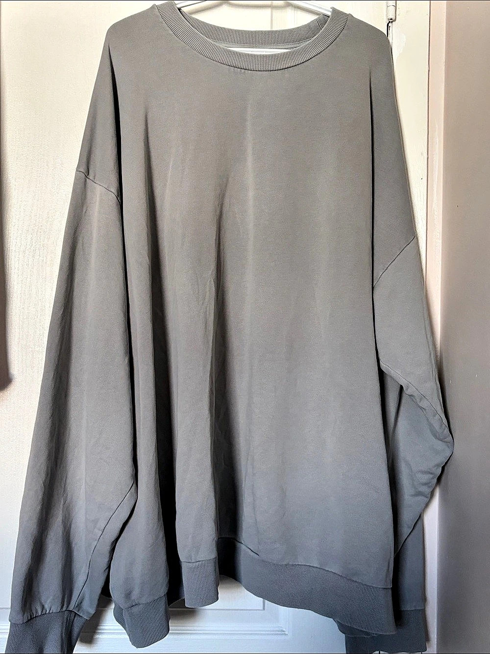 SKIMS Sweatshirt in Gray
